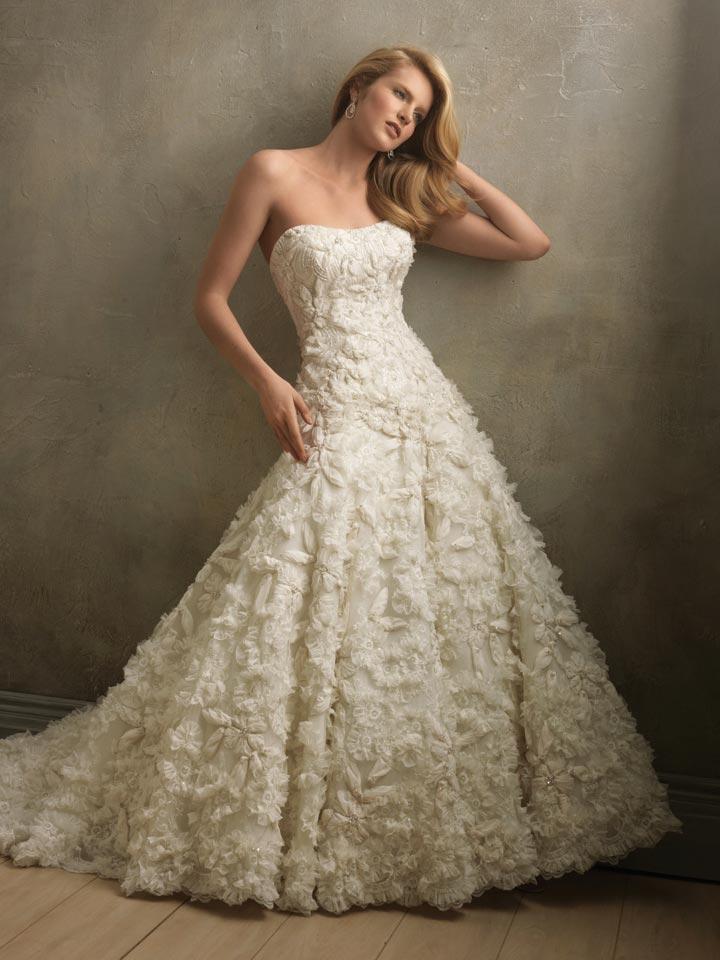 ball gown vintage wedding dresses is the most formal female attire 